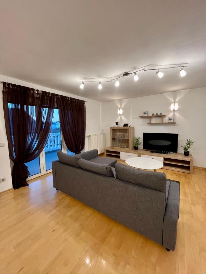 Traum Apartment Mit Pool+Balkon Viena Exterior foto