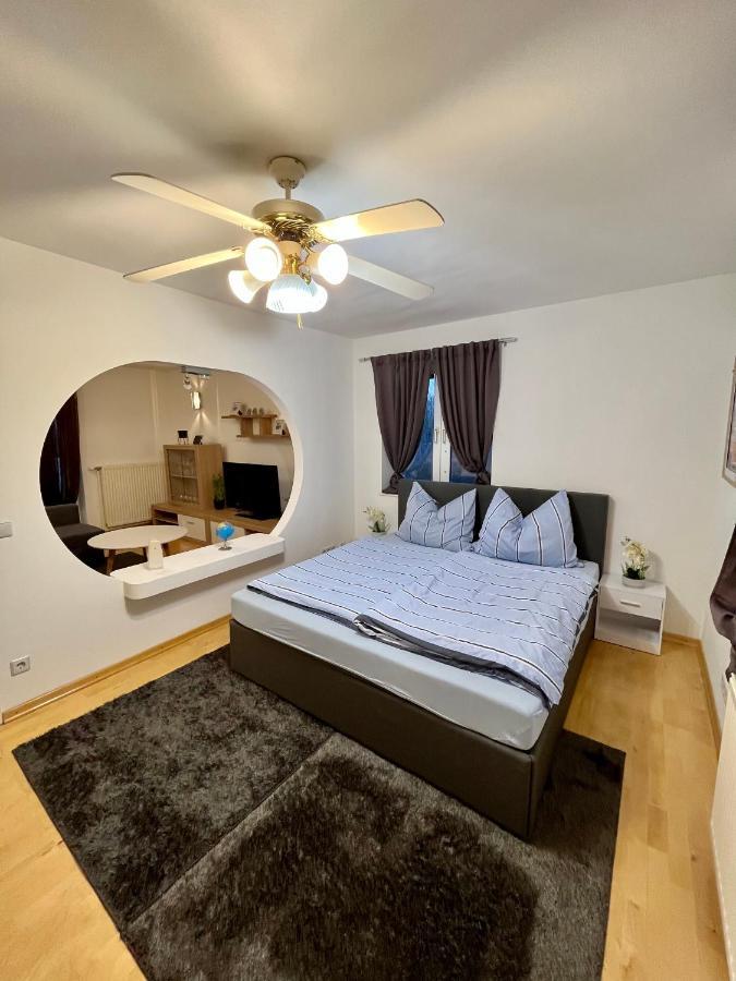 Traum Apartment Mit Pool+Balkon Viena Exterior foto